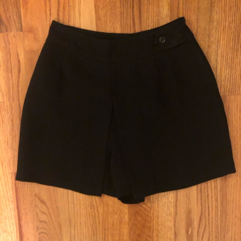 Banana Republic size 2 black skort